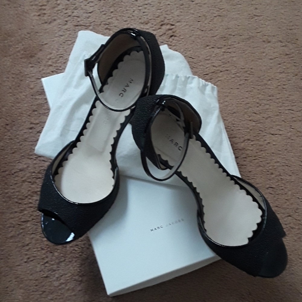 Mark Jacobs mary jane Fab Beadz Black 4" Heel